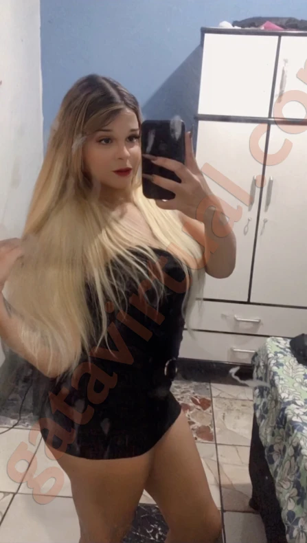 Loirinha baixinha rabuda