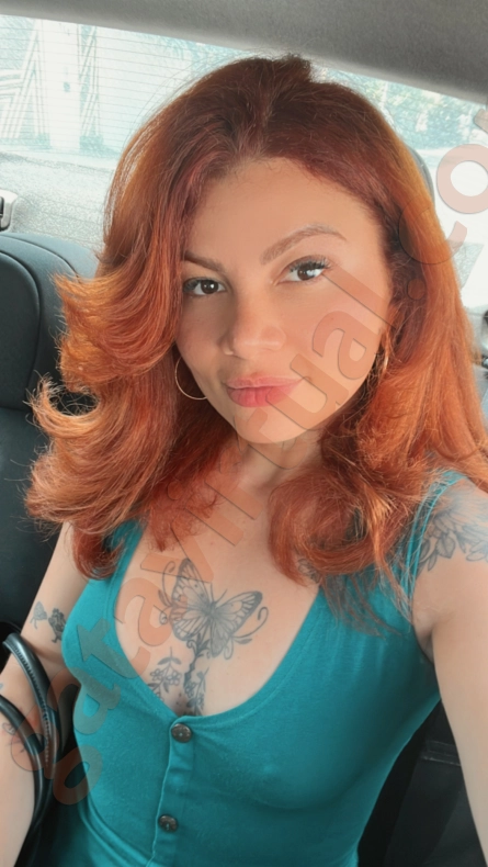 Larissa Leona massagem