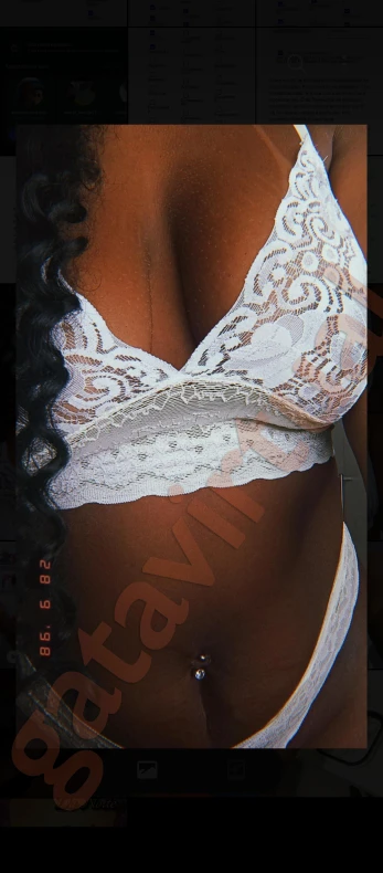 Pretinha quente